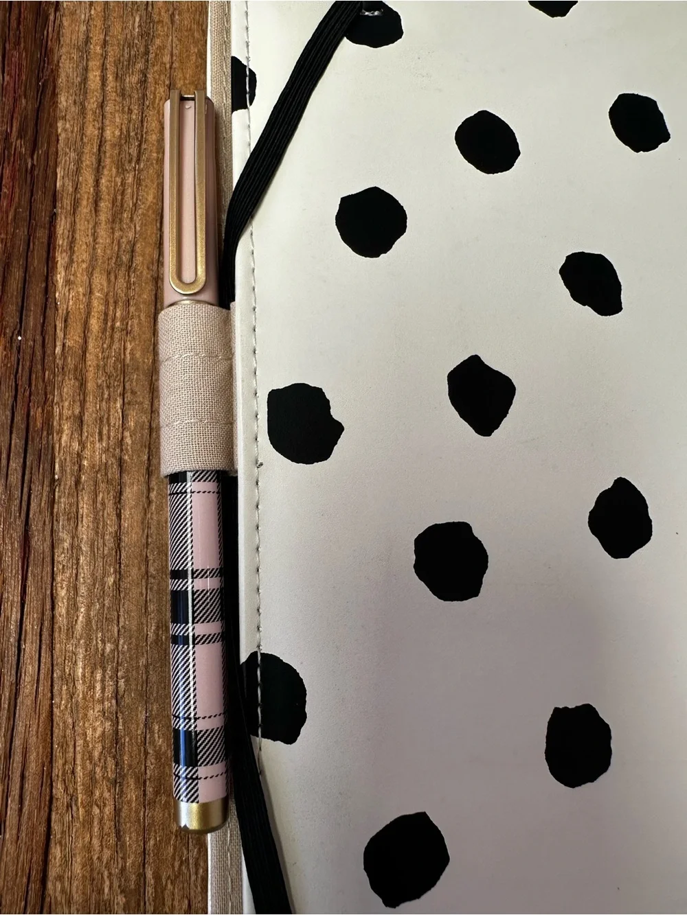 kate spade White cream with Black Polka Dot Tablet Folio